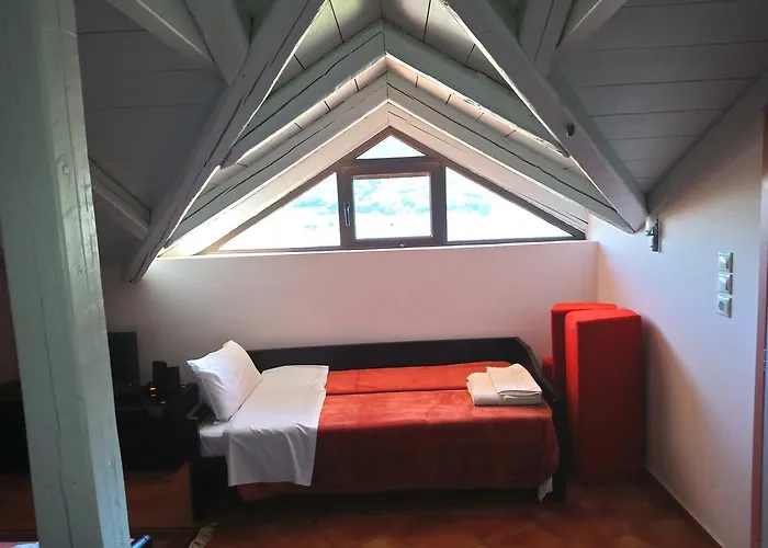 ελικώνιο 3* Αγία Άννα