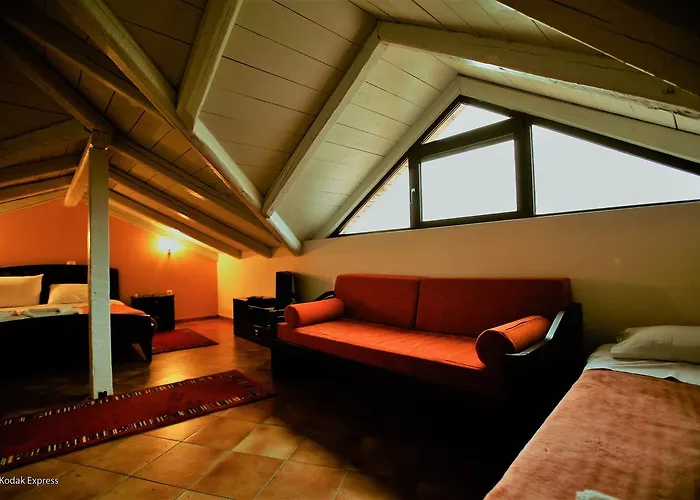 ελικώνιο 3* Αγία Άννα